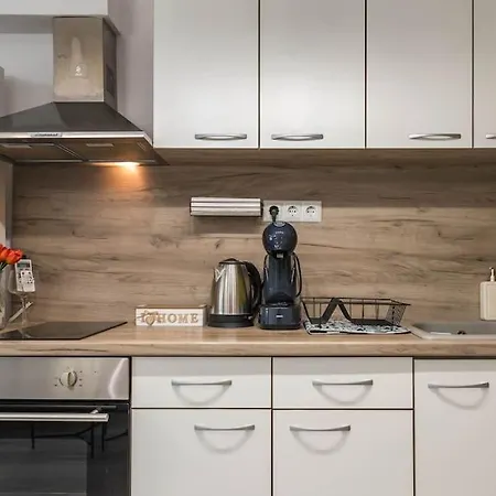 Apartment Artistic Space Near Chataldzha Varna